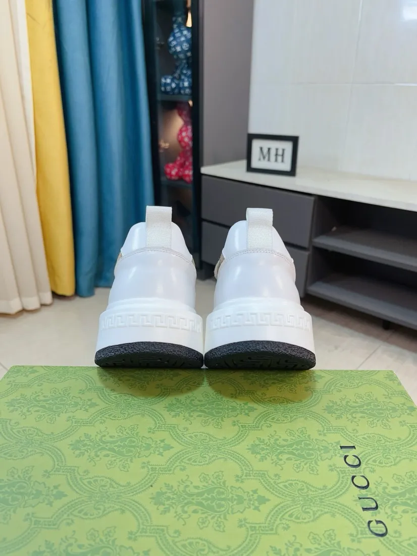 Men's shoes 💰458🌹🌹[GUCCI] Gucci's new lace-up casual men's shoes are on the market first, and the materials and workmanship are superior to all versions on the market. The highest quality shipped first-layer cowhide with imported original perforated materials➕Genuine leather lining, privately molded soft outsole, high foot comfort, imported special materials highlight the brand's unique charm, high-end customization 38-44